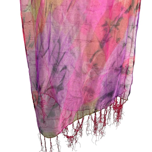 Stunning magenta pink artsy 100% silk delicate scarf ladies one size fringe - Picture 1 of 8